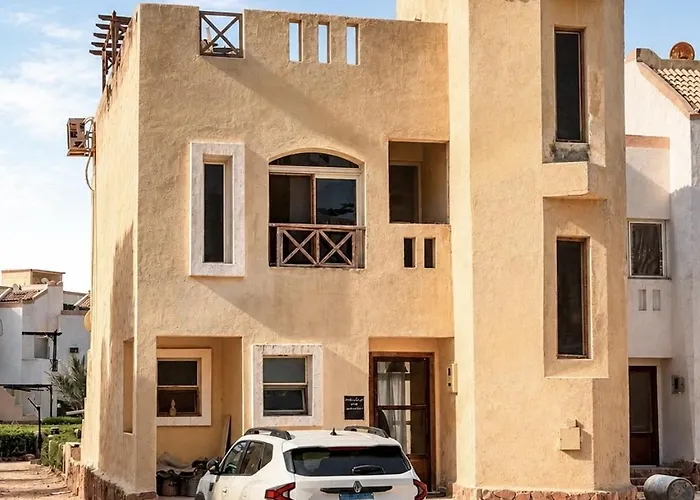 Blue Lagoon Sea View With Private Garden And Rooftop For Families Villa